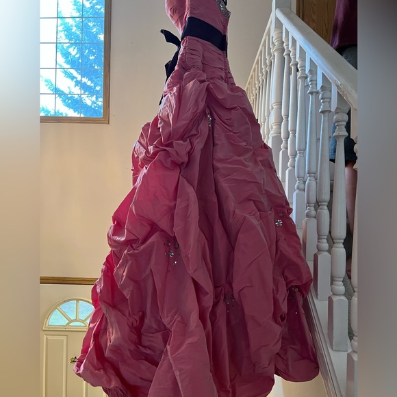 Only wore once size 2 - Picture 10 of 11